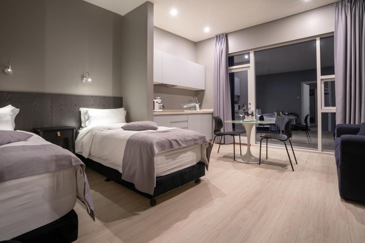 Black Aparthotel 2*